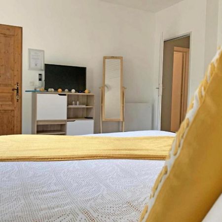 Les Tables Aux Vaches Raviege Hotell La Salvetat-sur-Agout Exteriör bild